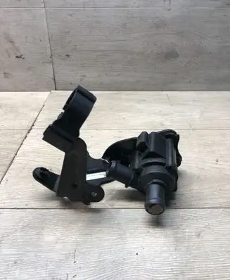 Volkswagen PASSAT B8 Electric auxiliary coolant/water pump 5Q0121599AM