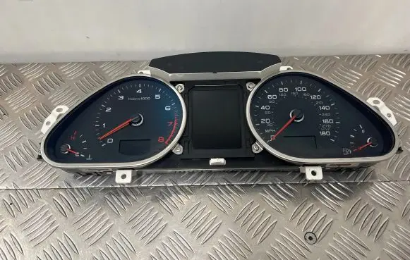 Audi Q7 4L Speedometer (instrument cluster) 4L0920984G