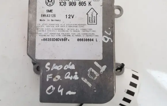 Skoda Fabia Mk1 (6Y) Airbag control unit/module 1C0909605K