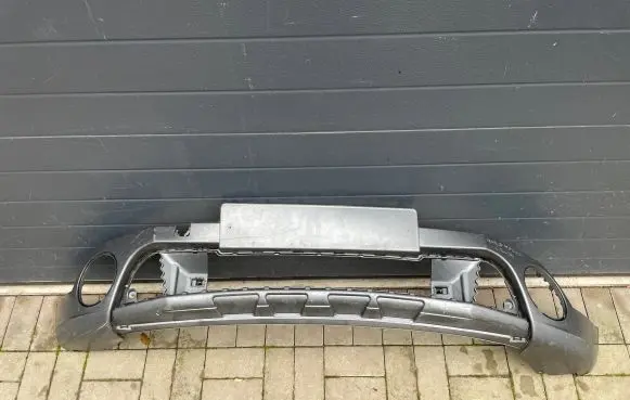 Volkswagen Golf VI Front bumper