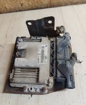 Opel Zafira B Engine control unit/module 0281014024 55205622 1039S18743