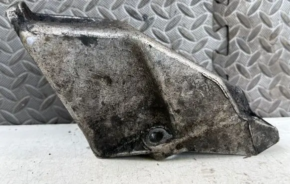 Audi A4 S4 B5 8D Engine mounting bracket 8D0199307L