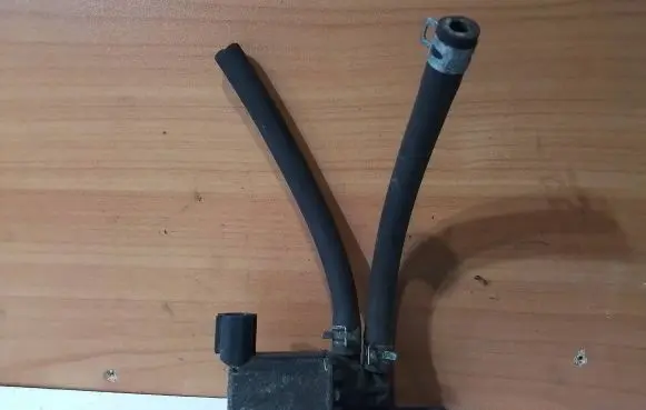 Suzuki Grand Vitara I Turbo solenoid valve K5T48295 65D0 0Z14