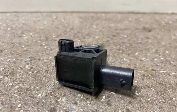 BMW X5 F15 Airbag deployment crash/impact sensor 9224177 65779224177 6577922417704