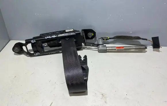 Volvo S60 Front seatbelt 30734732