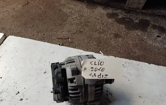 Renault Clio III Generator/alternator 8200660033 0124425071