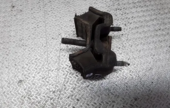 Mercedes-Benz ML W163 Engine mount bracket A1632400117