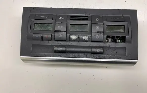 Audi A4 S4 B7 8E 8H Climate control unit 8E0820043