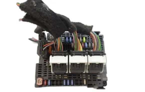 Peugeot 3008 II Fuse box set 9810296180