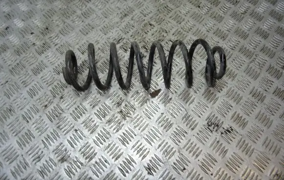 Volkswagen Touran II Rear coil spring