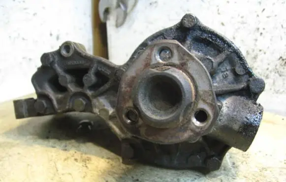 Volkswagen Sharan Water pump 073121013A