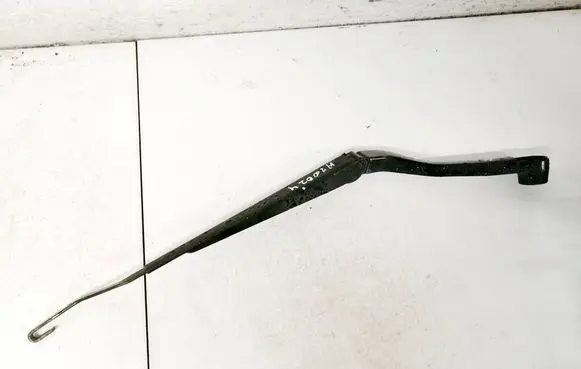 Opel Insignia A Front wiper blade arm