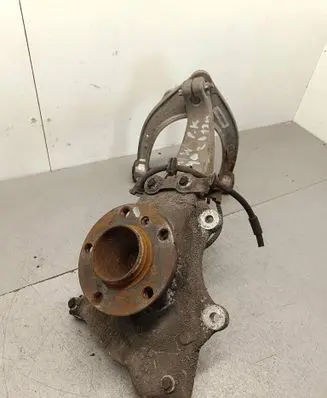 Front wheel hub