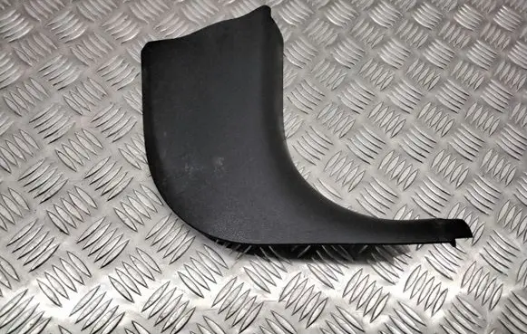 Foot area side trim