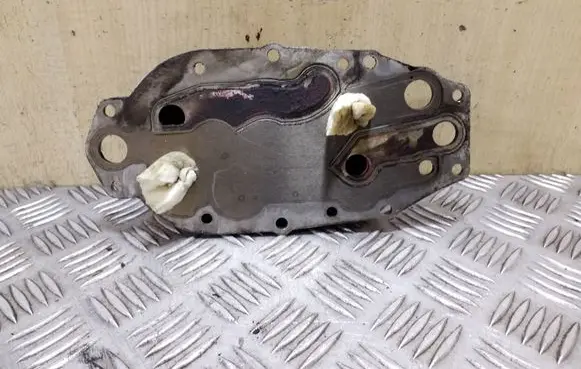 Land Rover Discovery 3 - LR3 Oil filter mounting bracket