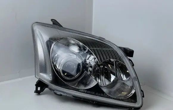 Toyota Avensis T250 Headlight/headlamp 0821211F3R 200404