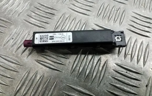 Seat Leon (5F) Aerial antenna amplifier 5F4035225A
