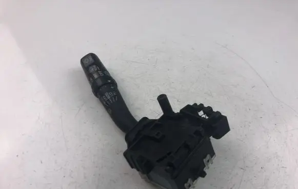 Toyota Avensis T250 Indicator stalk 173654LH
