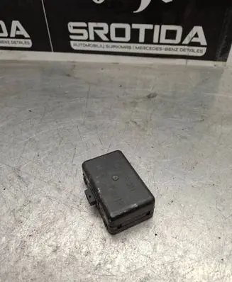 Mercedes-Benz S W220 Rain sensor 2108205710 00600000
