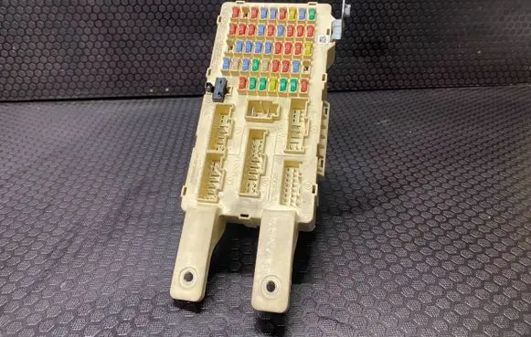 Hyundai Santa Fe Fuse module AK6546