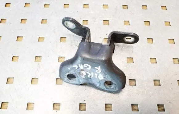 Toyota Avensis T250 Rear door upper hinge