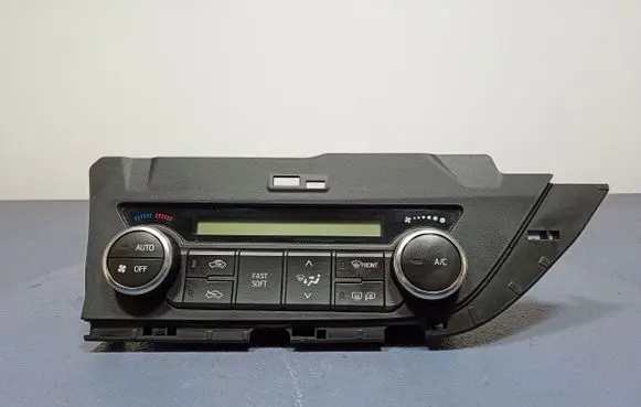 Toyota Auris E180 Climate control unit 55900-02380
