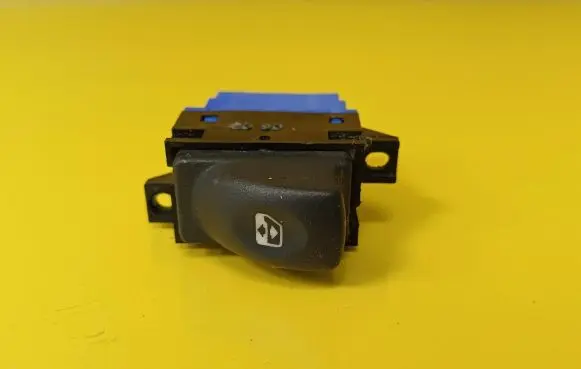 Renault Laguna I Electric window control switch 7700417488B