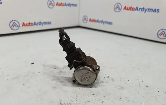 BMW 5 E39 Hydraulic servotronic pressure valve 7039442 1134770 32411134770