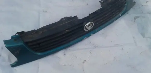 Mazda 323 Front grill
