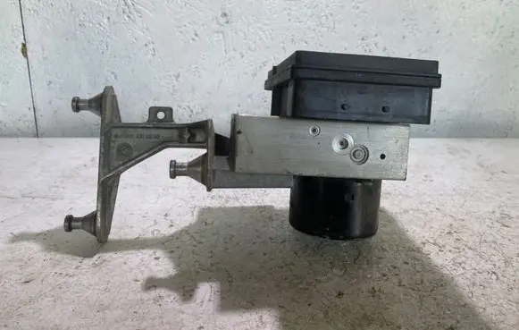 Mercedes-Benz CLK A209 C209 ABS Pump A0365454132 00402282D1