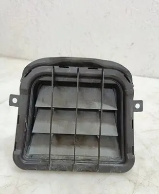 Porsche Macan (95B) Quarter panel pressure vent 8K0819161C