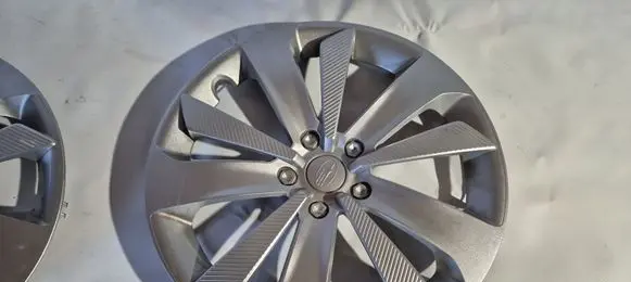 Subaru Impreza V R17 wheel hub/cap/trim 28811FL02A