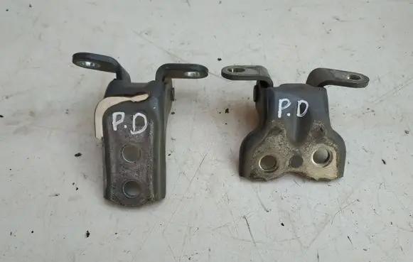 Front door hinge set