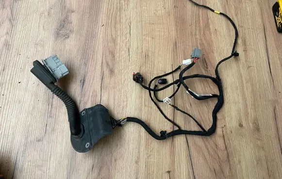 Jeep Grand Cherokee Front door wiring loom P68136762AE