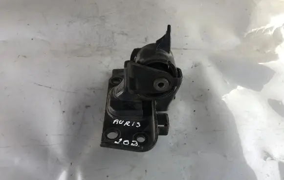 Toyota Auris 150 Engine mount bracket