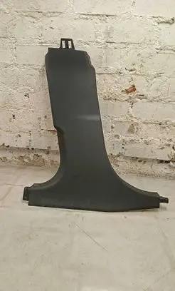 BMW i4 (B) pillar trim (bottom) 7490759