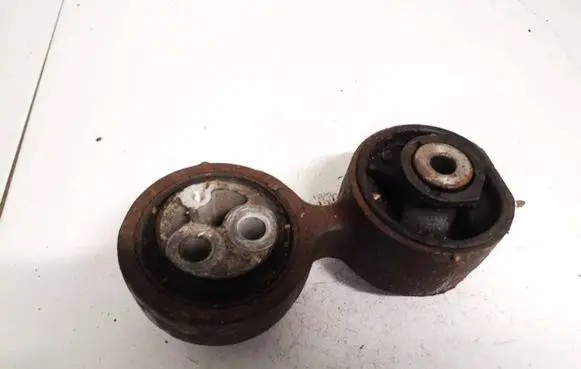 Honda Accord Engine mount bracket