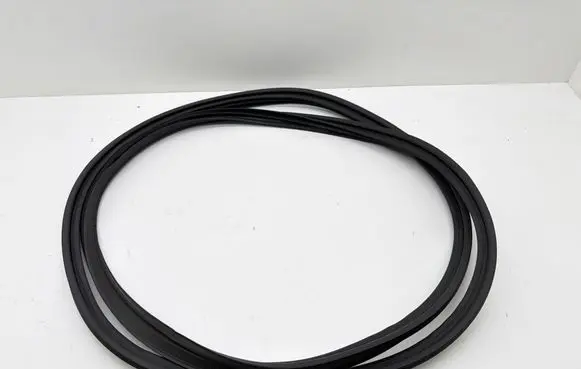 Subaru Forester SL Trunk rubber seal (body) 