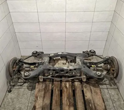 Mercedes-Benz R W251 Rear axle beam A2513500032 A2513501310