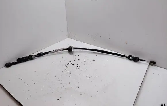 Hyundai i20 (PB PBT) Gear shift cable linkage 