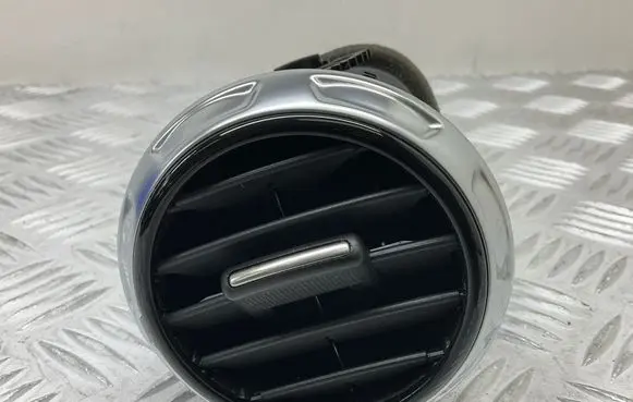 Audi TT TTS Mk2 Dash center air vent grill 8J0820901E