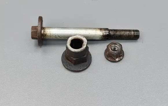 Honda CR-V Rear suspension camber bolt 