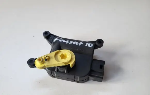 Volkswagen PASSAT B7 A/C air flow flap actuator/motor 