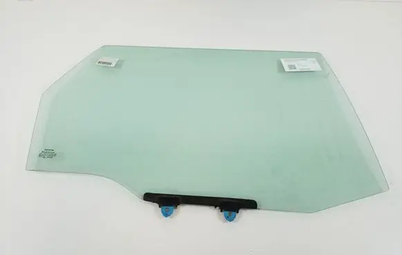 Toyota Avensis T220 Rear door window glass