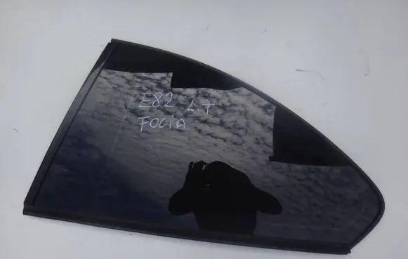 BMW 1 E82 E88 Rear side window