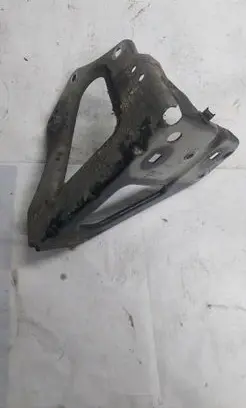 Audi A6 S6 C6 4F Fender mounting bracket 4F0821136A