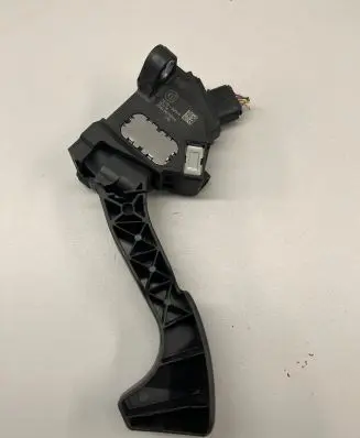 Toyota RAV 4 (XA40) Accelerator throttle pedal 781100W040 20843875596