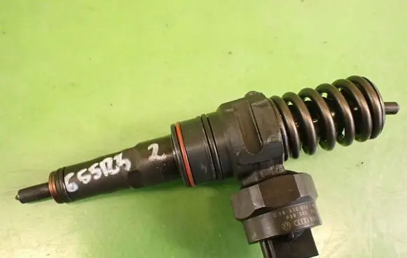 Volkswagen PASSAT B5 Fuel injector