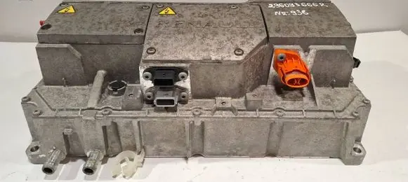 Voltage converter inverter