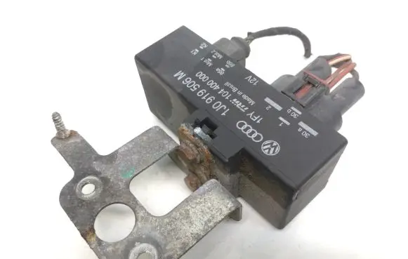 Volkswagen Cross Polo Coolant fan relay 1J0919506M 104400000